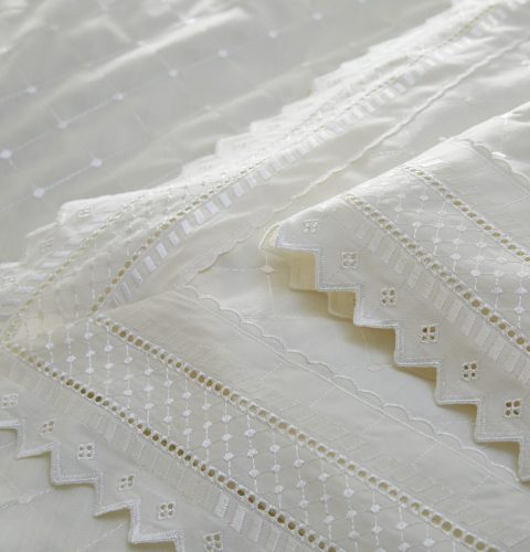 Broderie Anglaise Bedding Cream in Percale Embroidered