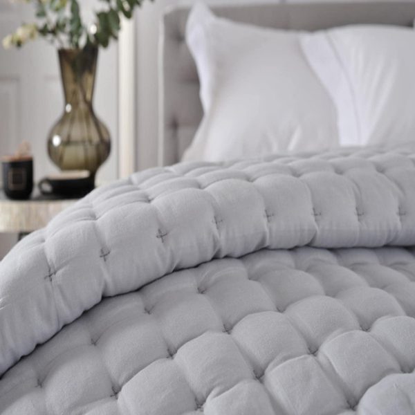 star grey quilted bedspread 3