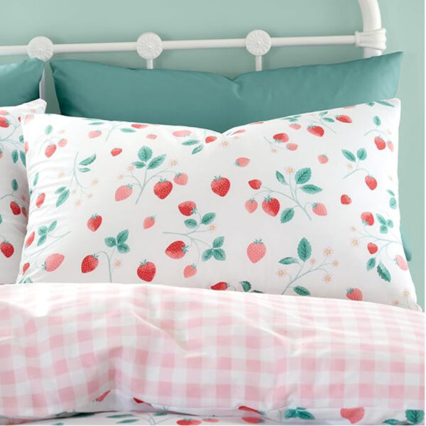 Lansfield Strawberry Garden Pillow Image