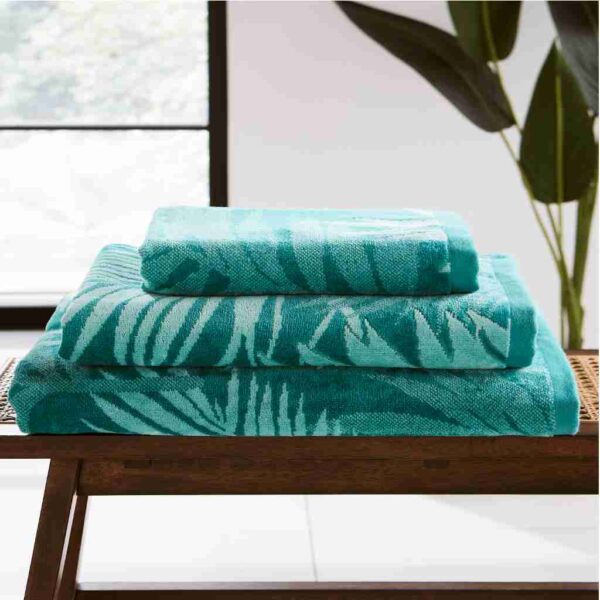 La Palmera Green Towel Bundle Image