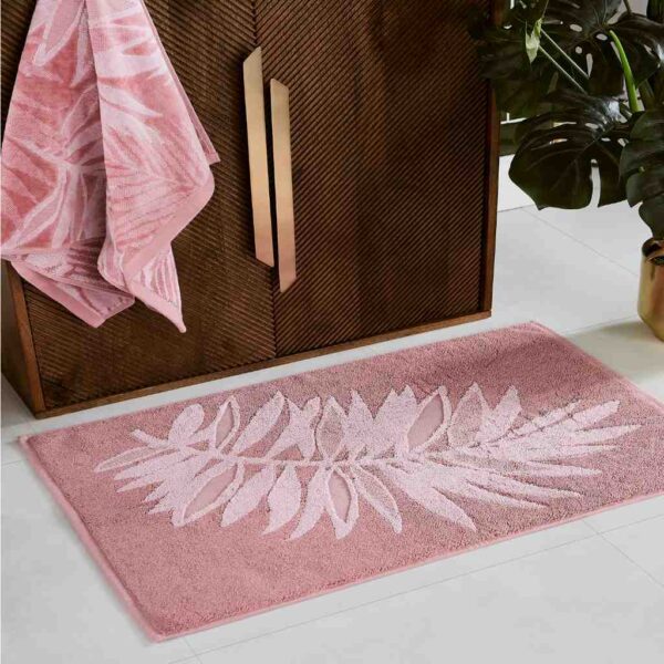 La Palmera Pink Towels Close Up Image