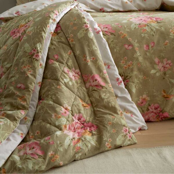 Bridgerton Penelope Floral Bedspread Close Up Image