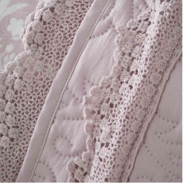 Bridgerton Silhouette Bedspread Detail Image