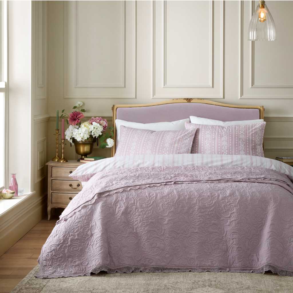 Bridgerton Silhouette Bedspread Main Image