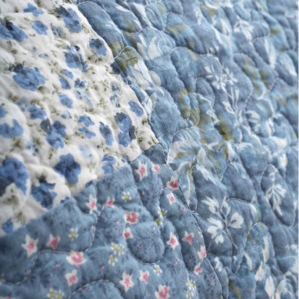 Bianca Patchwork Bedspread Detail Image