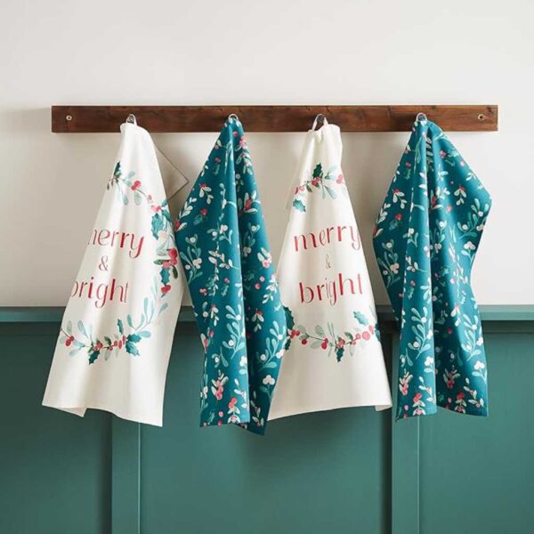 Lansfield Christmas Holly And Mistletoe Tea Towel 4 Pack Main Image