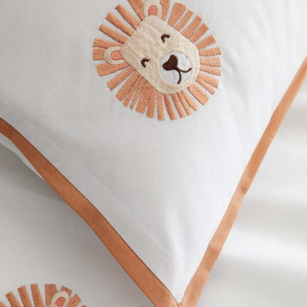 Lansfield Embroidered Lions Close Up Image