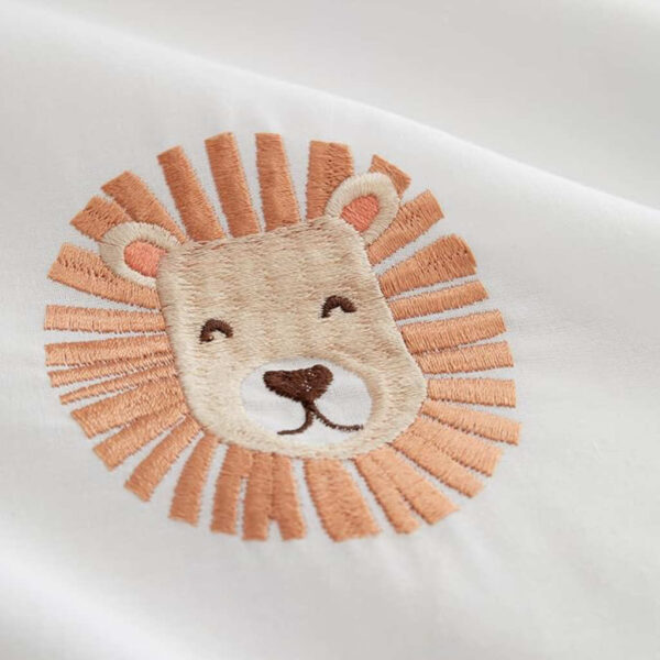 Lansfield Embroidered Lions Detail Image