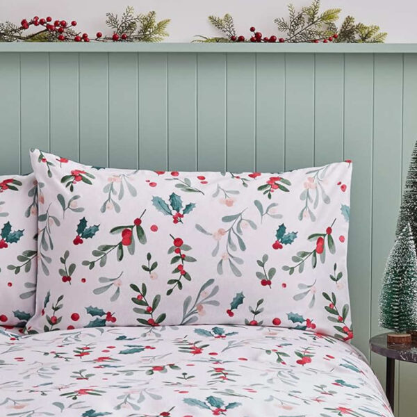 Lansfield Brushed Christmas Holly & Mistletoe In White & Green Pillowcase Image