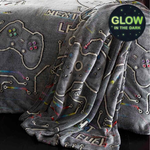 Lansfield Game Over Glow In The Dark Fleece Throw Lifestyle Image