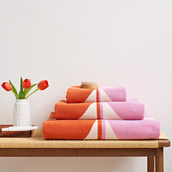 Orla-Kiely-Stem-Bloom-Duo-Blush-Towels-Stack