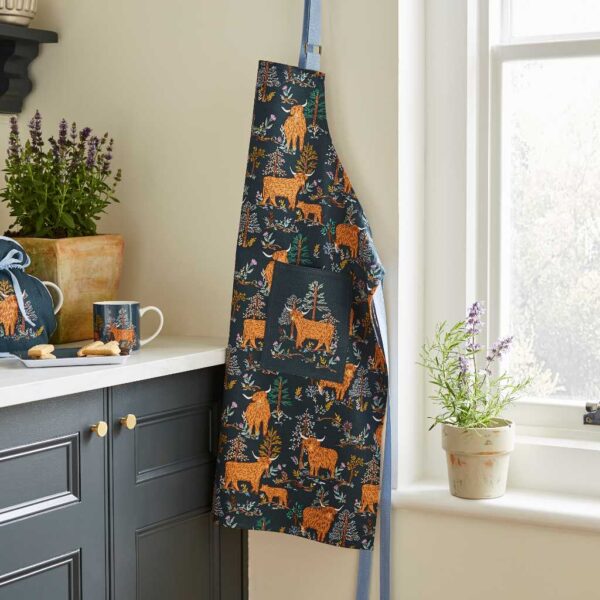 Ulster Weavers Connie The Cow Cotton Apron Main Image