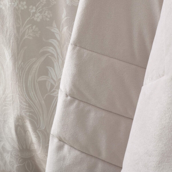 Bridgerton Regal Velvet Cream Bedspread Detail Image