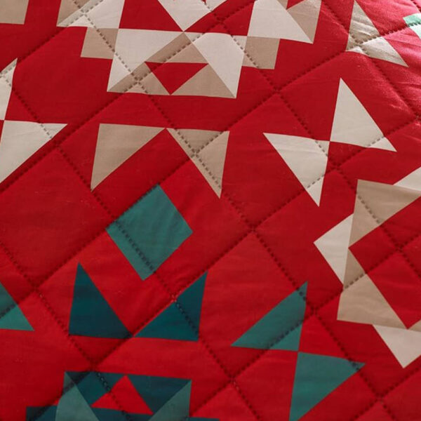 Christmas Patchwork Quilted Bedspread Lansfield Detail Image