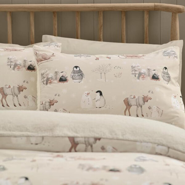 Winter Friends Cosy Bedding Lansfield Pillowcase Image