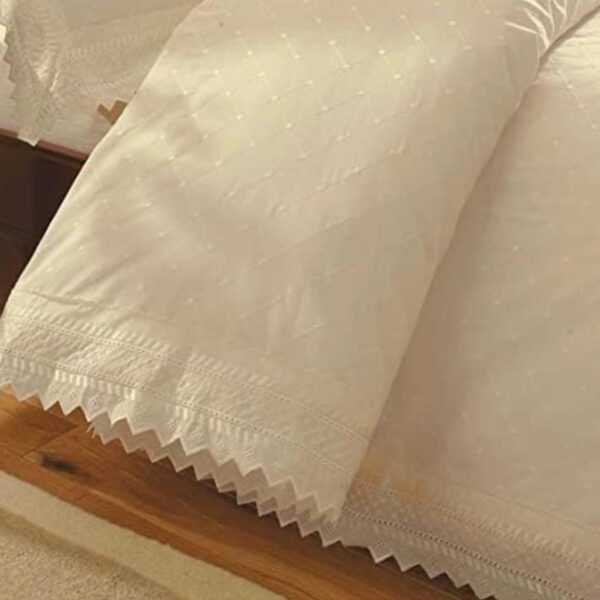 Balmoral Cream Bedding Close Up