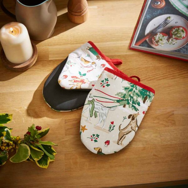 Winter Walkies Microwave Mitts