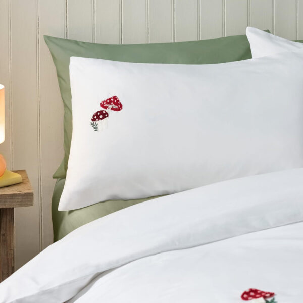 Woodland Crochet White Duvet Cover Set Showing Pillowcases