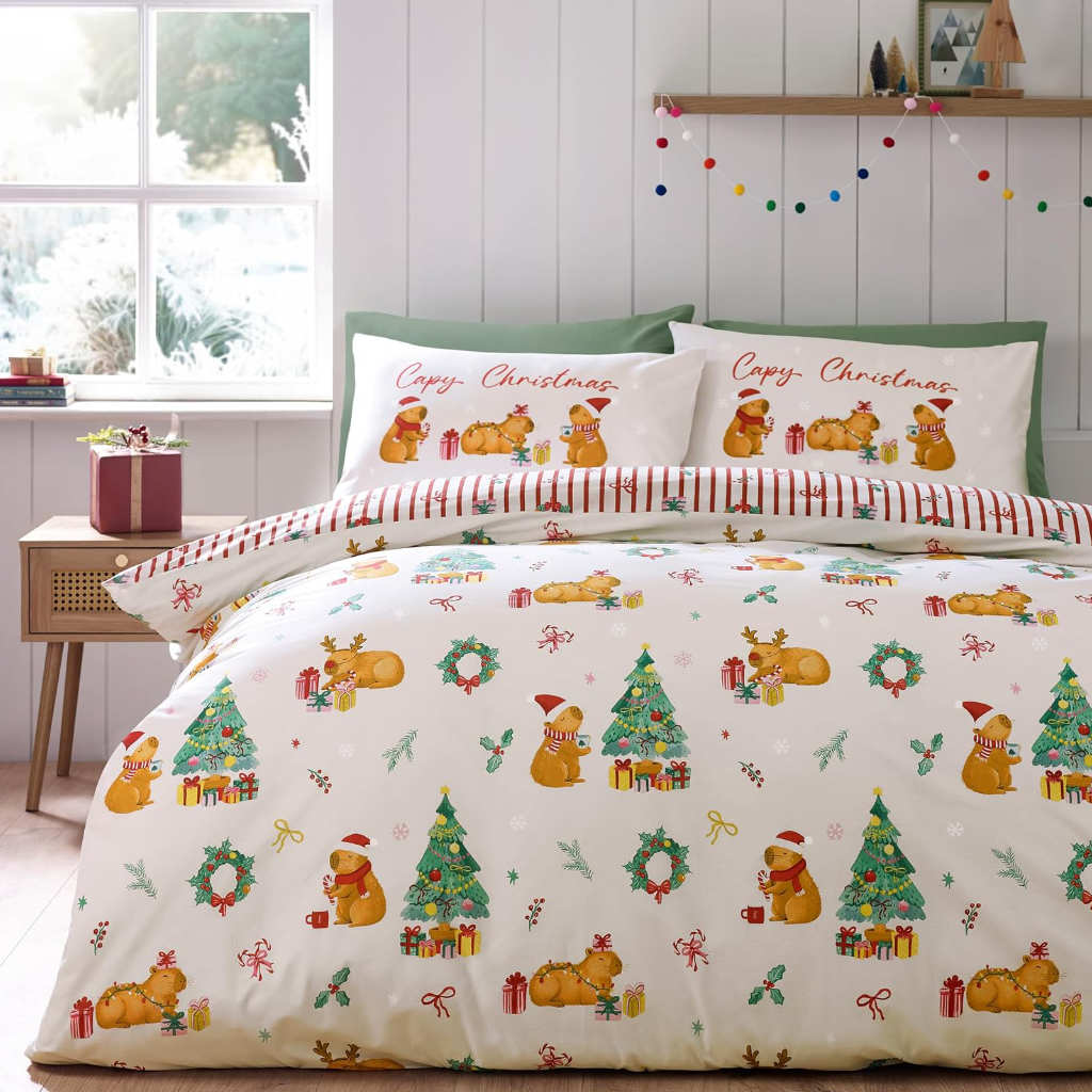 Capybara Christmas Reversible Bedding Lansfield Main Image