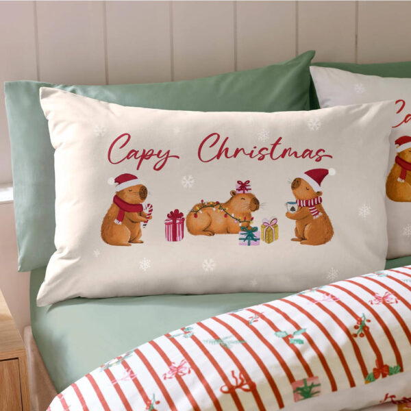 Capybara Christmas Reversible Bedding Lansfield Pillowcase Image