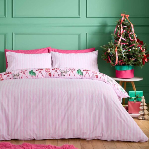 Christmas Kitsch Pink Bedding Lansfield Reverse Image