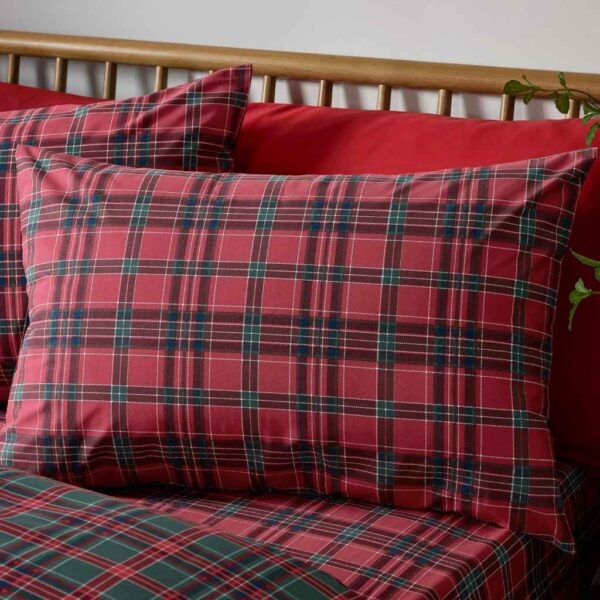 Tartan Check Reversible Bedding Lansfield Pillowcase Image